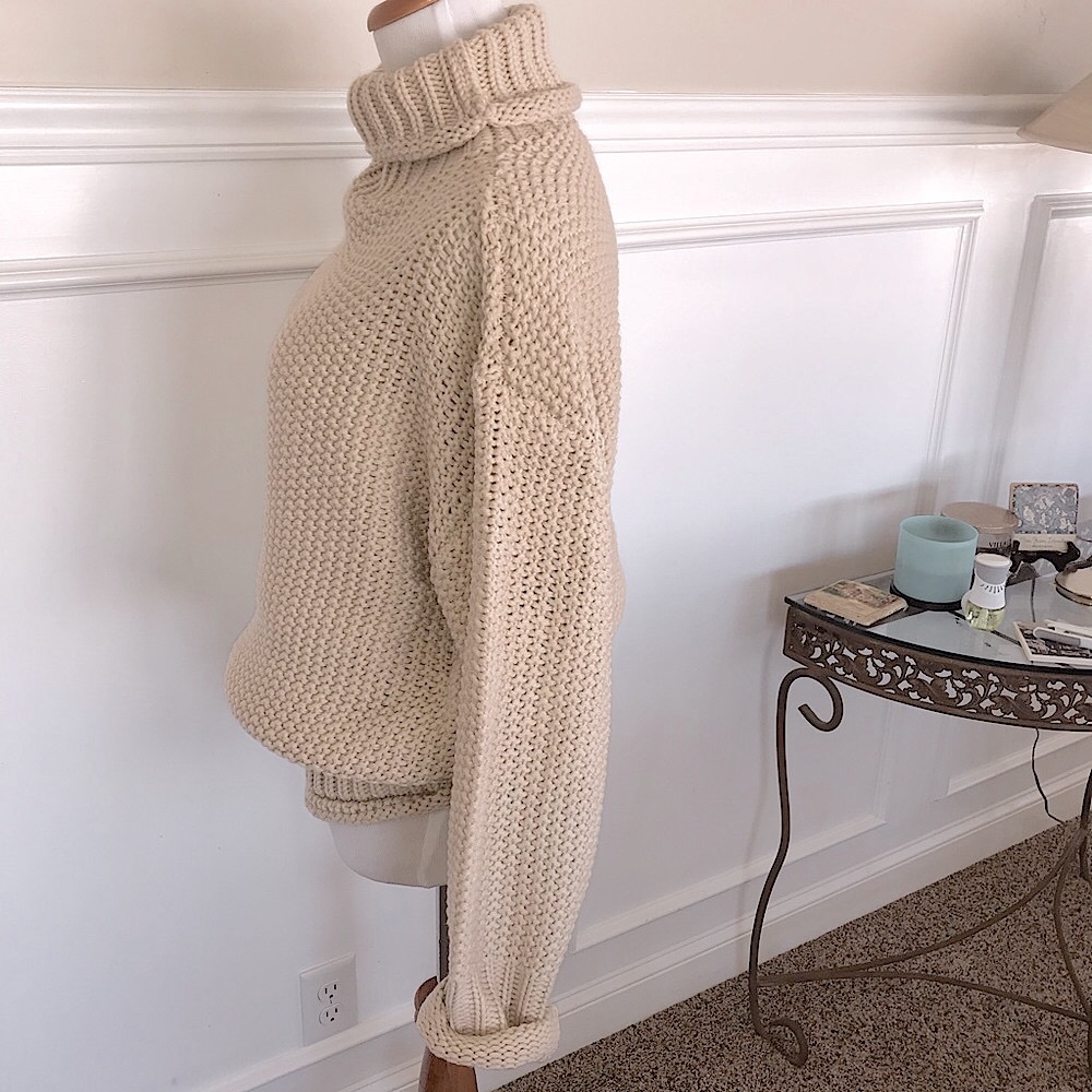 Textured High Neck Sweater - Picture 11 of 12